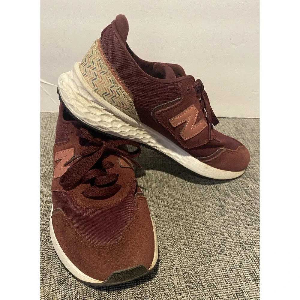 New Balance Fresh Foam X70‎ Sneaker women's size 8 Burgundy Suede